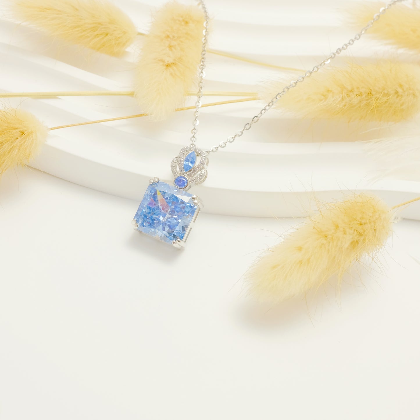 S925 Sterling Silver Blue Gemstone Luxury High-End Necklace.